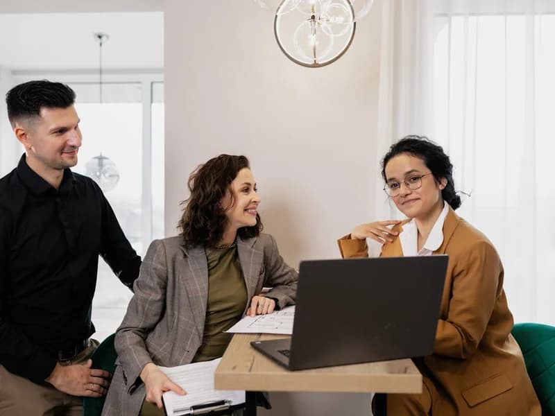 Beratungsgespräch im Büro